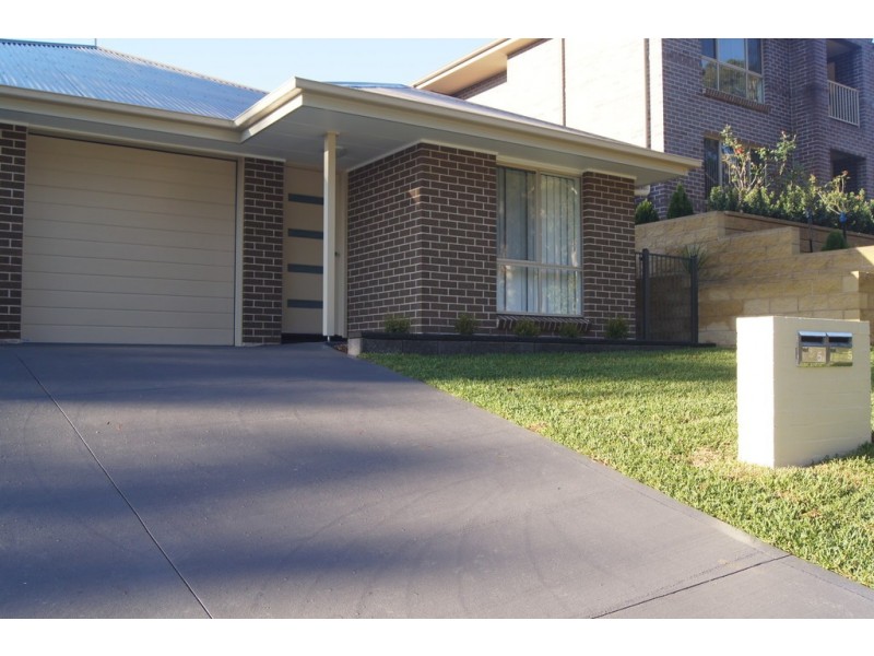 2 / 5 Pebblestone Street, Fletcher NSW 2287