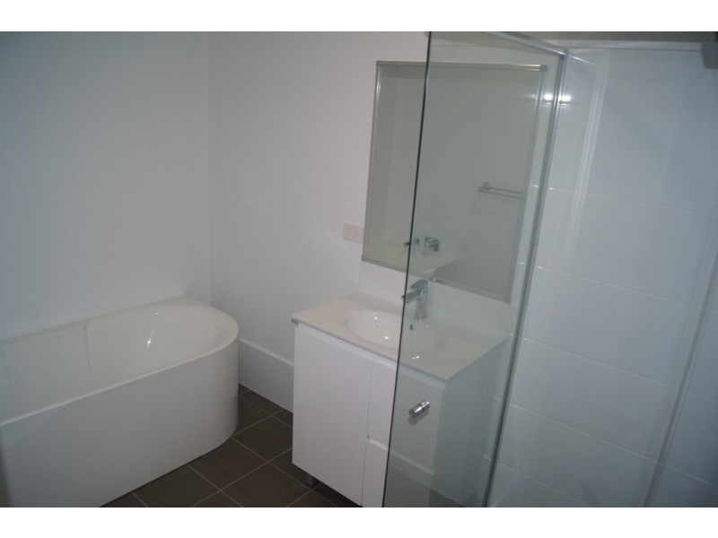 2 / 5 Pebblestone Street, Fletcher NSW 2287
