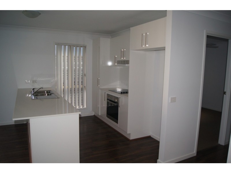 2 / 5 Pebblestone Street, Fletcher NSW 2287
