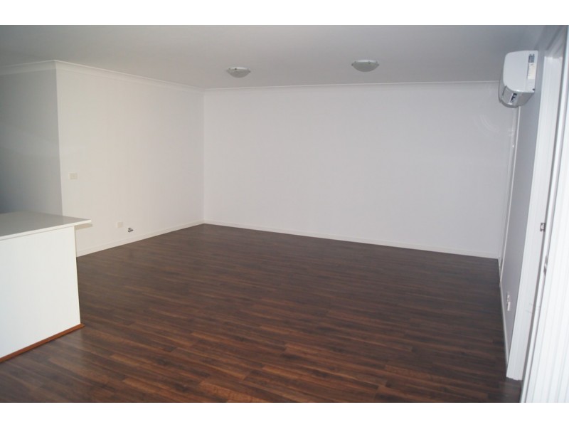 2 / 5 Pebblestone Street, Fletcher NSW 2287