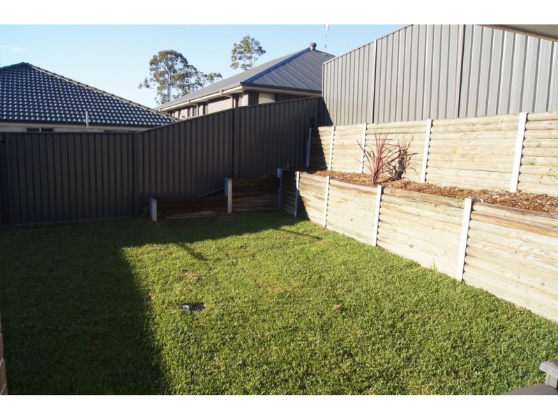 2 / 5 Pebblestone Street, Fletcher NSW 2287