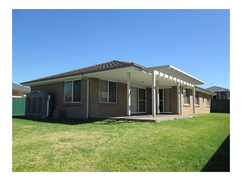 11 Mileham Cir, Rutherford NSW 2320