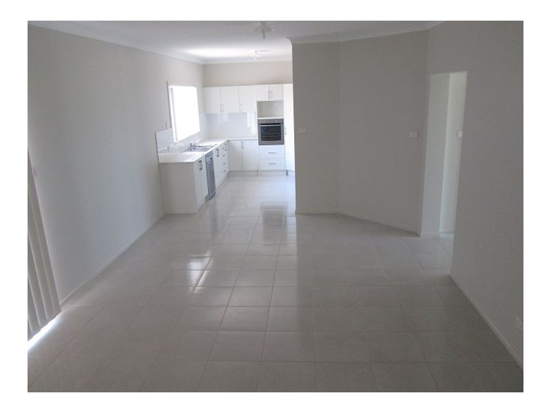 2 Andrew Court, Rutherford NSW 2320