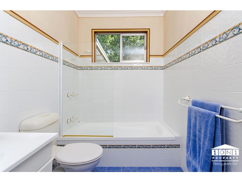 13 Lowry St, Cardiff NSW 2285