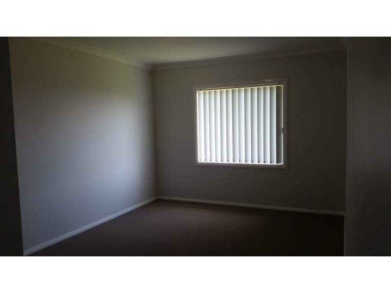 10 Gazelle Crescent, Fletcher NSW 2287