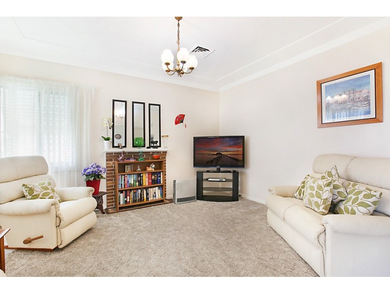 27 Sydney Street, Gateshead NSW 2290