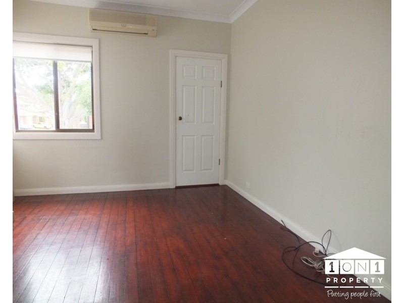 13 Emily Street, Marks Point NSW 2280