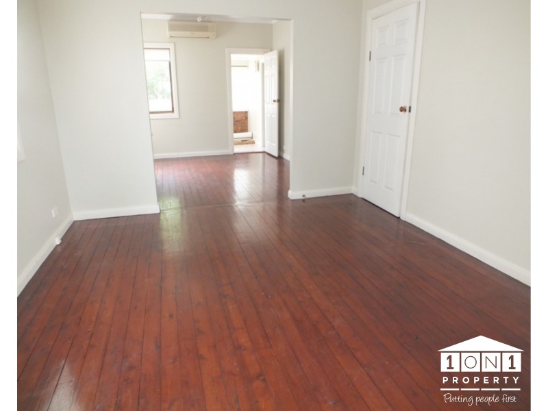 13 Emily Street, Marks Point NSW 2280