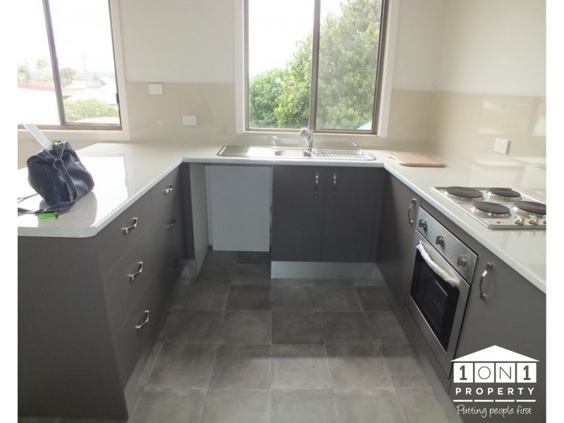 13 Emily Street, Marks Point NSW 2280