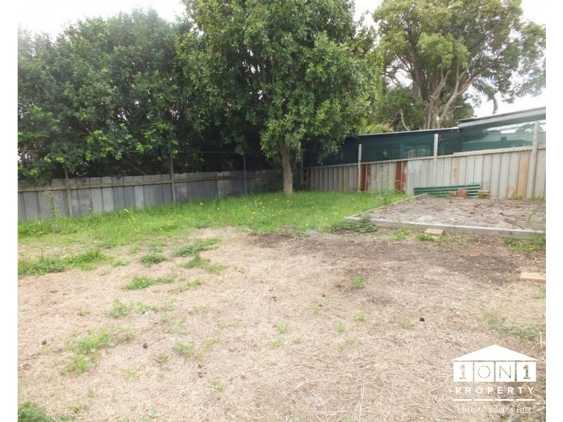 13 Emily Street, Marks Point NSW 2280