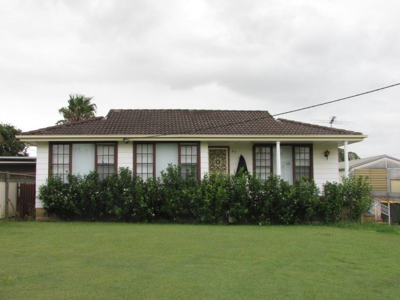 37 Adams Street, Heddon Greta NSW 2321