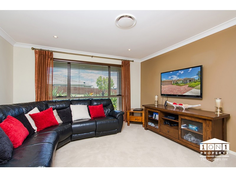 2 Paperbark Parade, Aberglasslyn NSW 2320