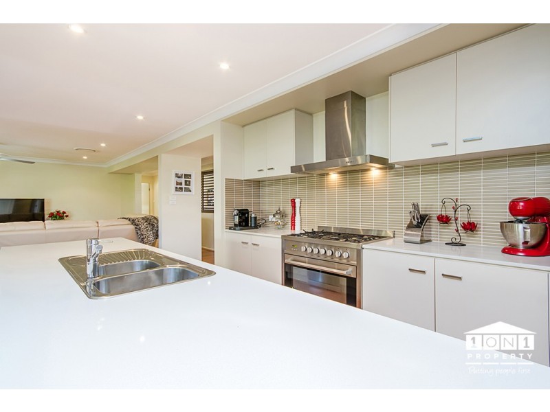 2 Paperbark Parade, Aberglasslyn NSW 2320