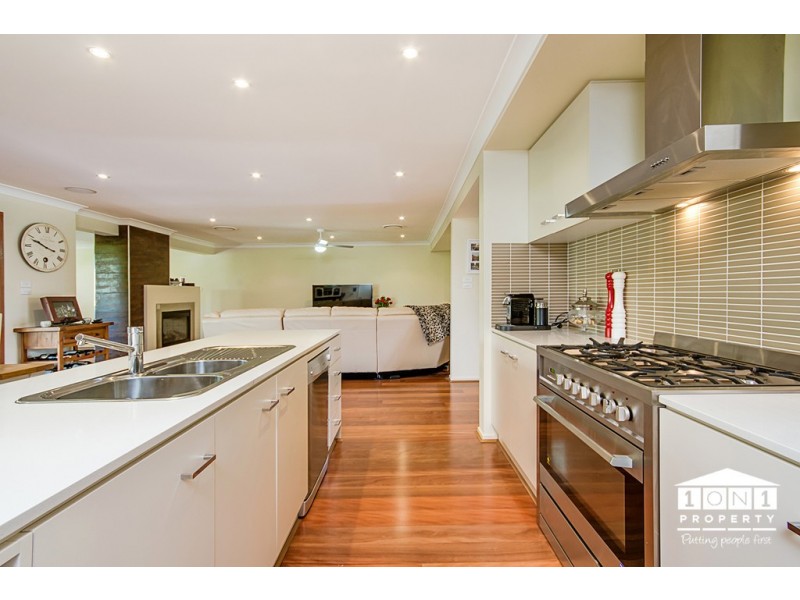 2 Paperbark Parade, Aberglasslyn NSW 2320