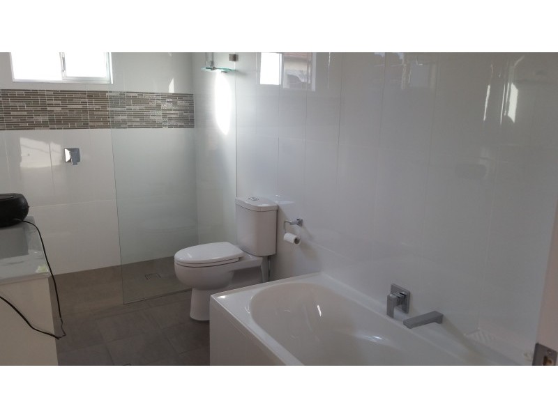 21 Floraville Road, Belmont North NSW 2280