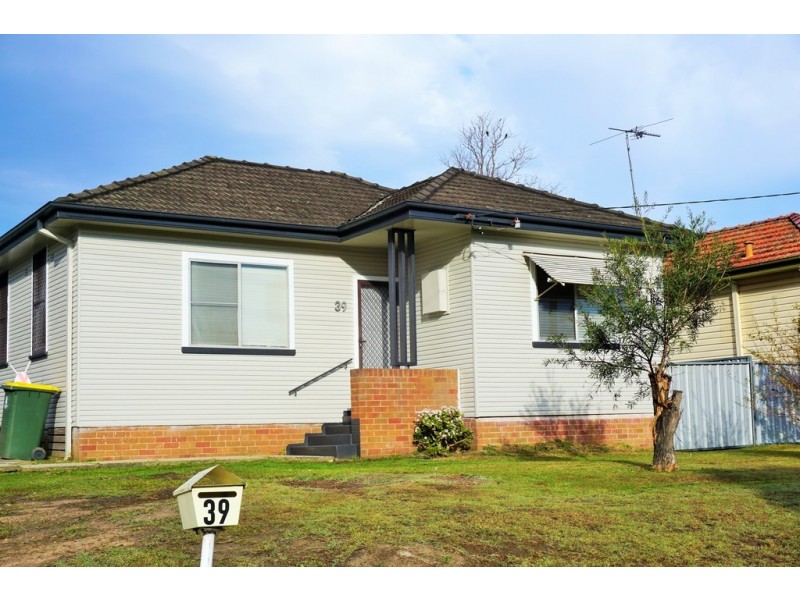 39 Cobby St, Shortland NSW 2307