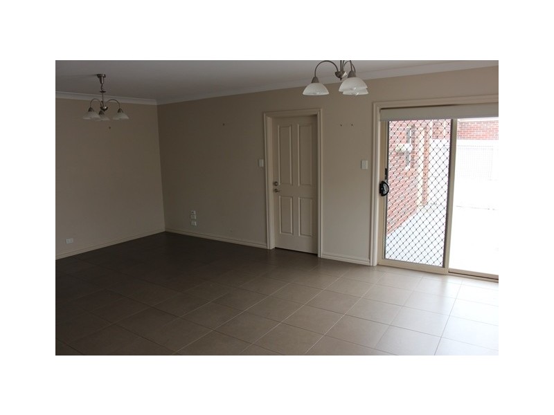 19 Cheltenham Road, Newcomb VIC 3219