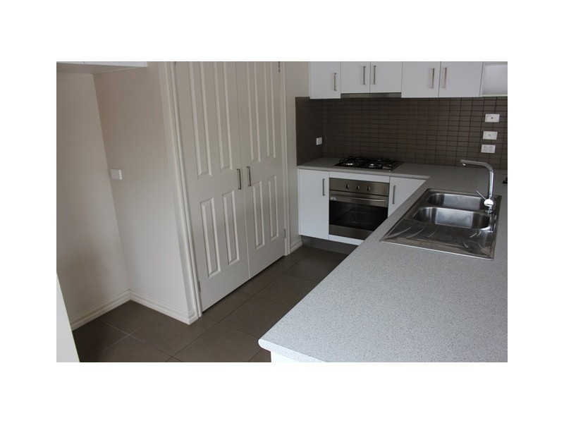 19 Cheltenham Road, Newcomb VIC 3219