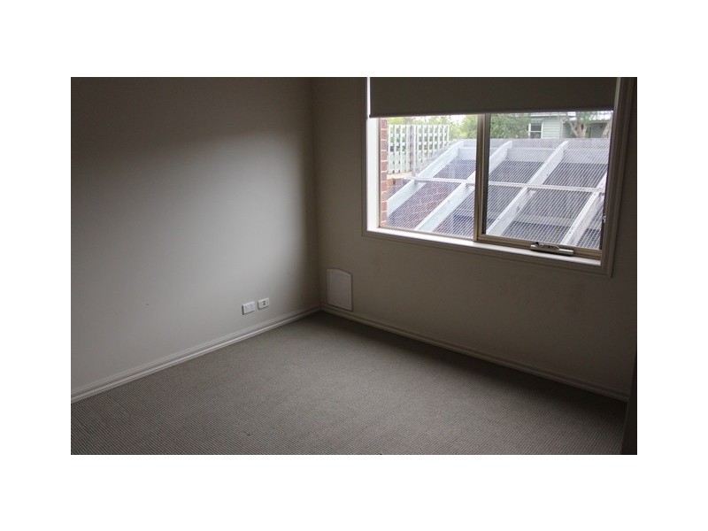 19 Cheltenham Road, Newcomb VIC 3219