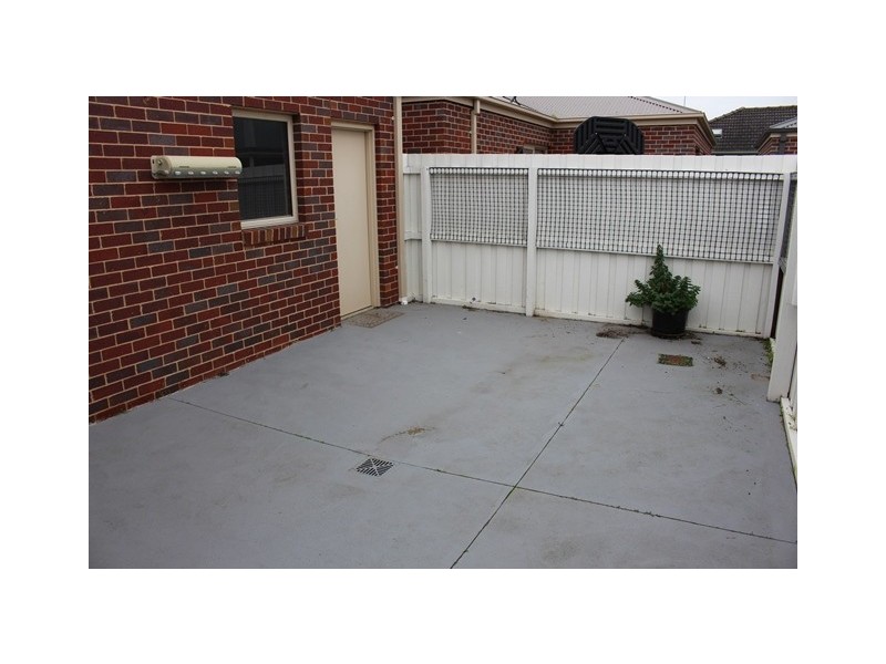 19 Cheltenham Road, Newcomb VIC 3219