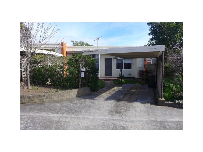 2/24 Retreat Road, Newtown VIC 3220