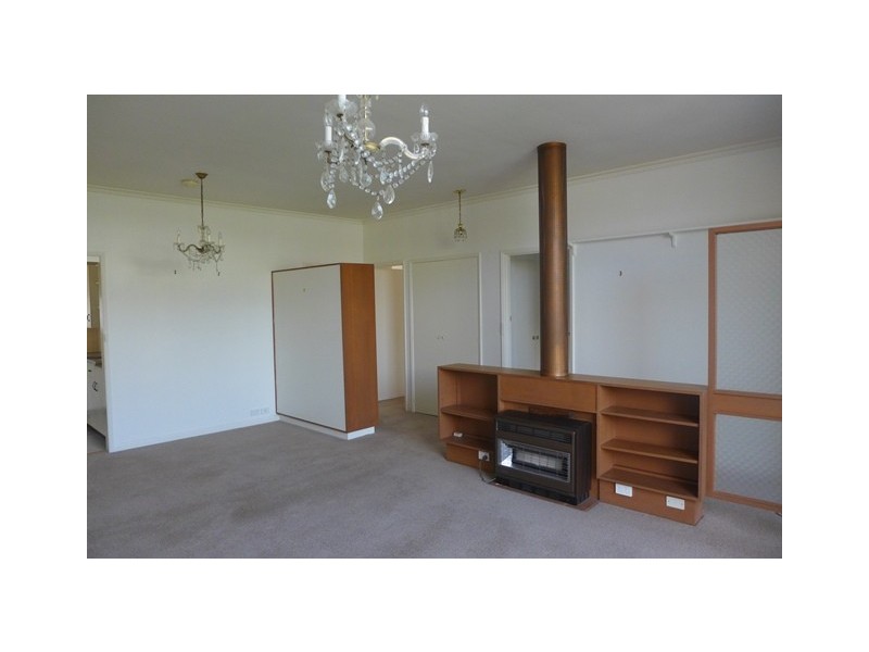 2/24 Retreat Road, Newtown VIC 3220