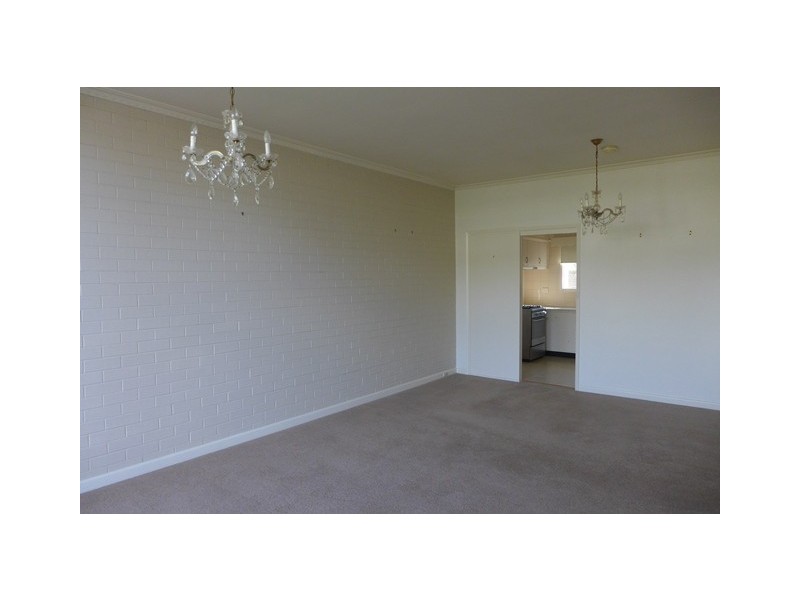 2/24 Retreat Road, Newtown VIC 3220