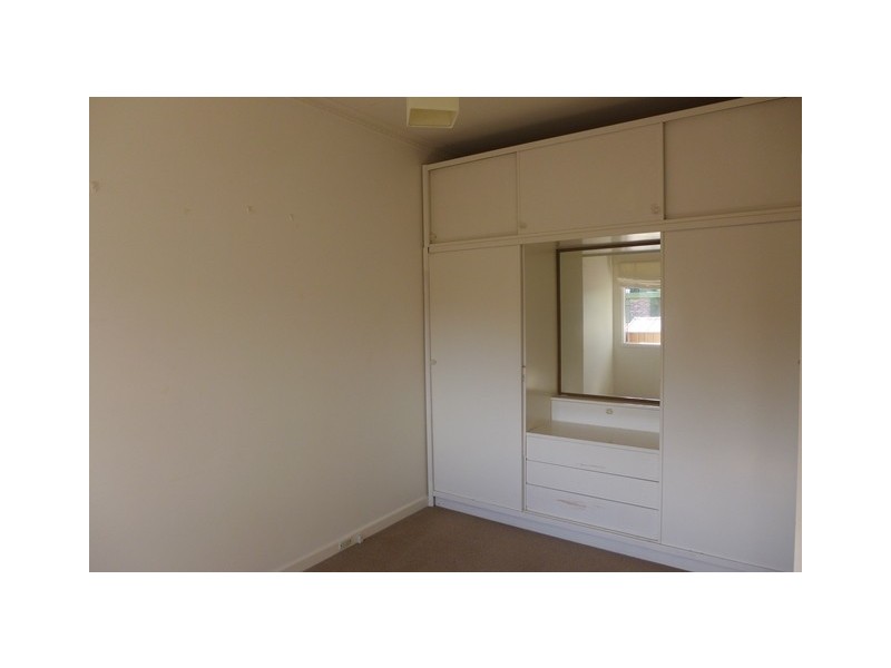 2/24 Retreat Road, Newtown VIC 3220