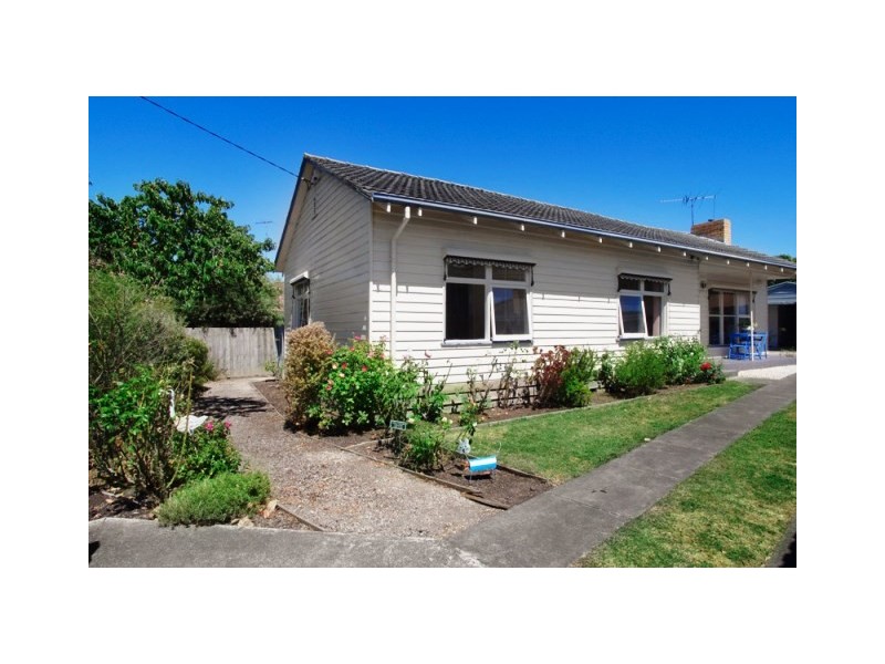 15 College Court, Newtown VIC 3220