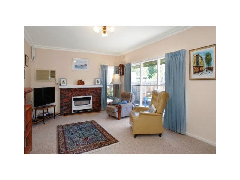 15 College Court, Newtown VIC 3220