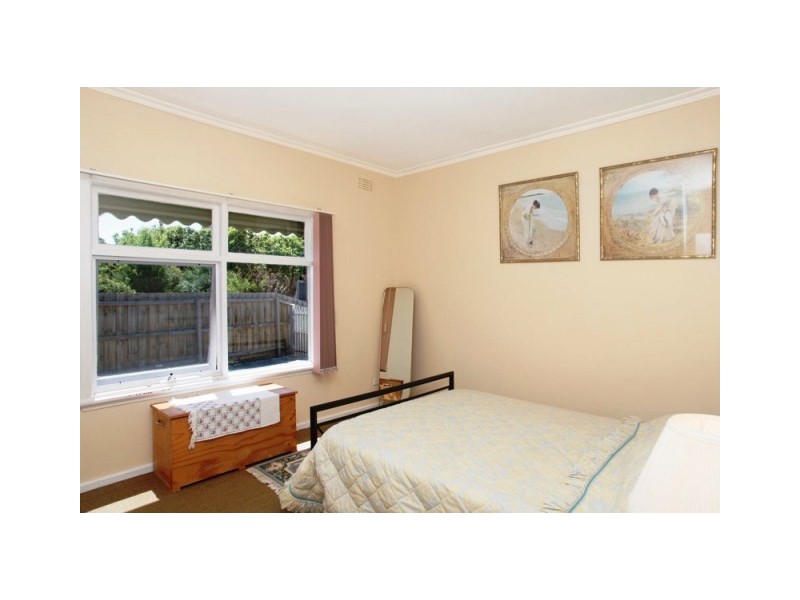 15 College Court, Newtown VIC 3220