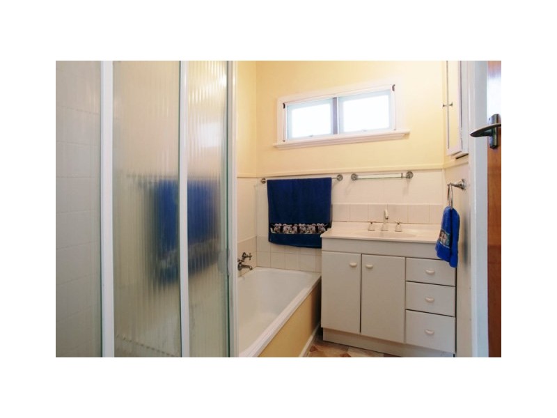 15 College Court, Newtown VIC 3220