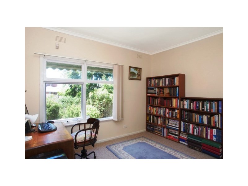 15 College Court, Newtown VIC 3220