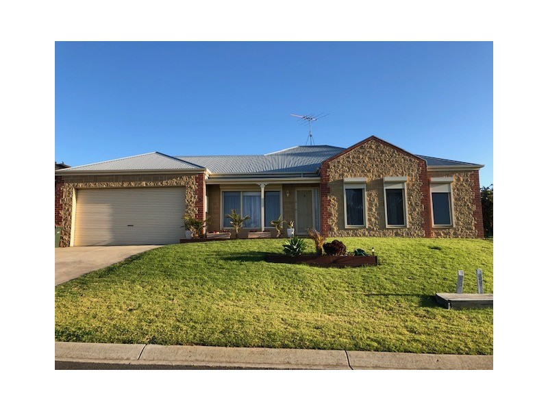 5 Cabernet Court, Waurn Ponds VIC 3216