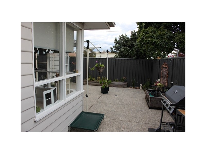 39 Wilton Avenue, Newcomb VIC 3219