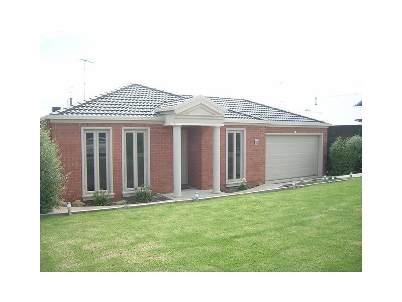 24 The Vineyard, Waurn Ponds VIC 3216