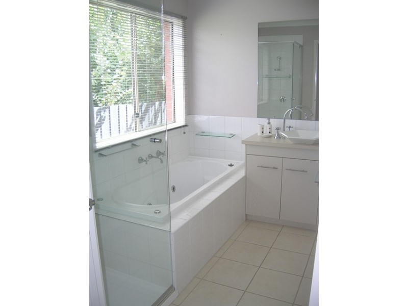 24 The Vineyard, Waurn Ponds VIC 3216