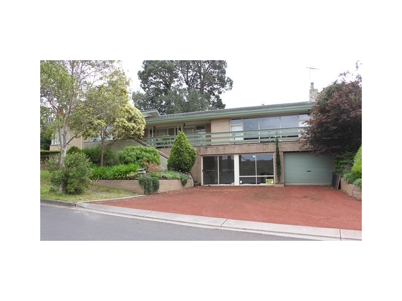 2 Shoubra Drive, Highton VIC 3216