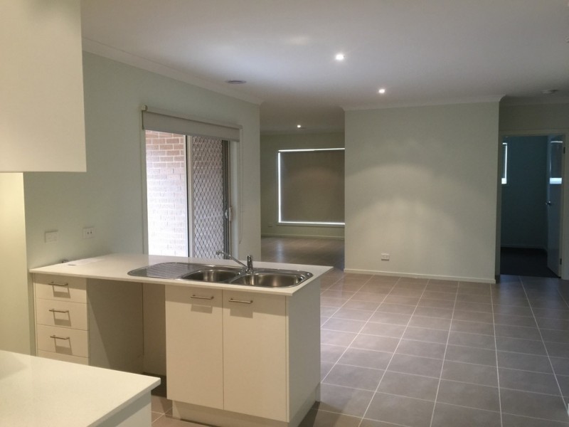 133 Rossack Drive, Waurn Ponds VIC 3216