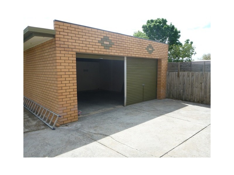 12 Braund Avenue, Bell Post Hill VIC 3215