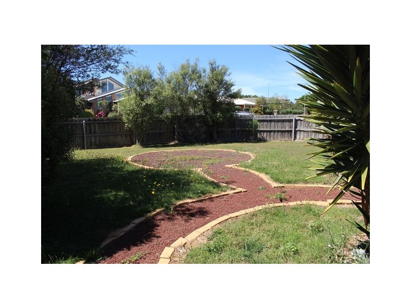 22 Willesden Drive, Waurn Ponds VIC 3216