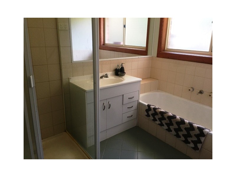 31a Meadowvale Drive, Grovedale VIC 3216