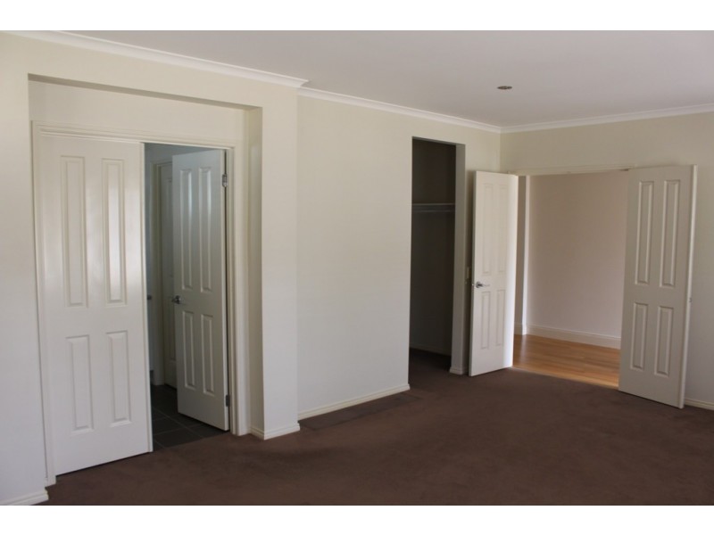 1 Beaujolais Place, Waurn Ponds VIC 3216