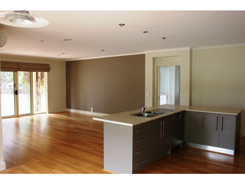 1 Beaujolais Place, Waurn Ponds VIC 3216