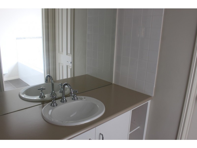 1 Beaujolais Place, Waurn Ponds VIC 3216