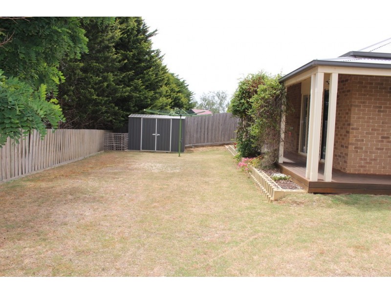 1 Beaujolais Place, Waurn Ponds VIC 3216