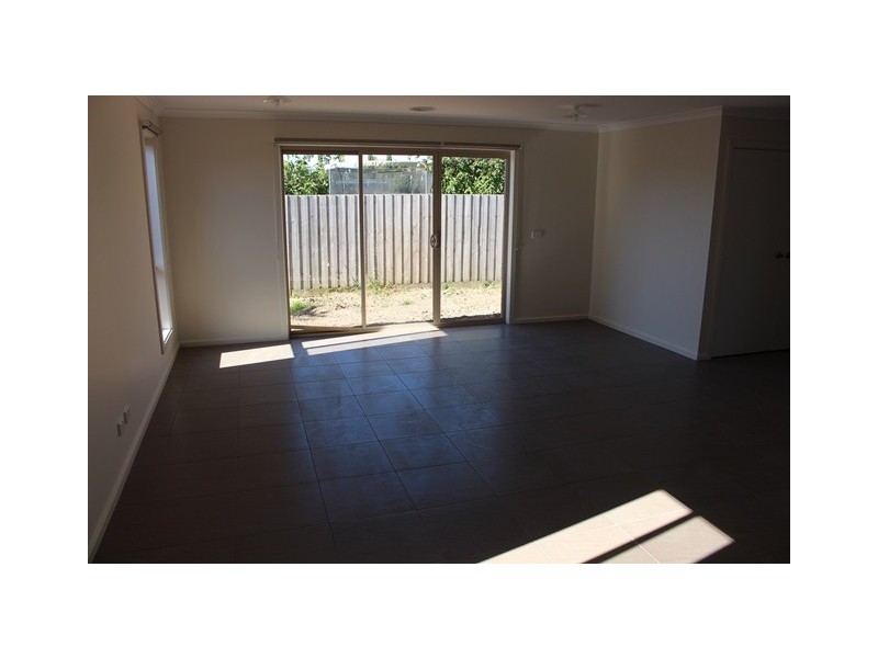 2/26 Poplar Street, Newcomb VIC 3219