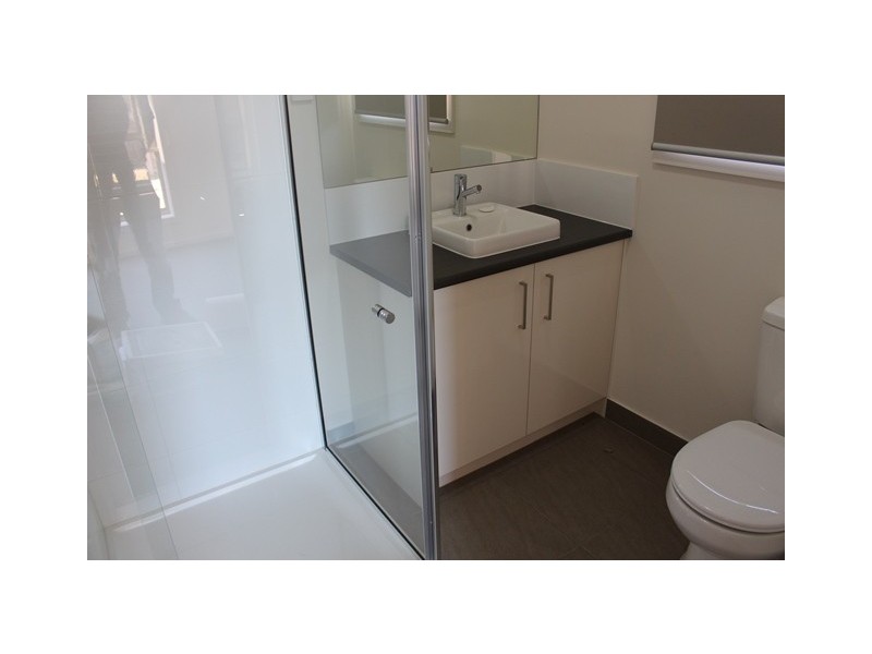 2/26 Poplar Street, Newcomb VIC 3219