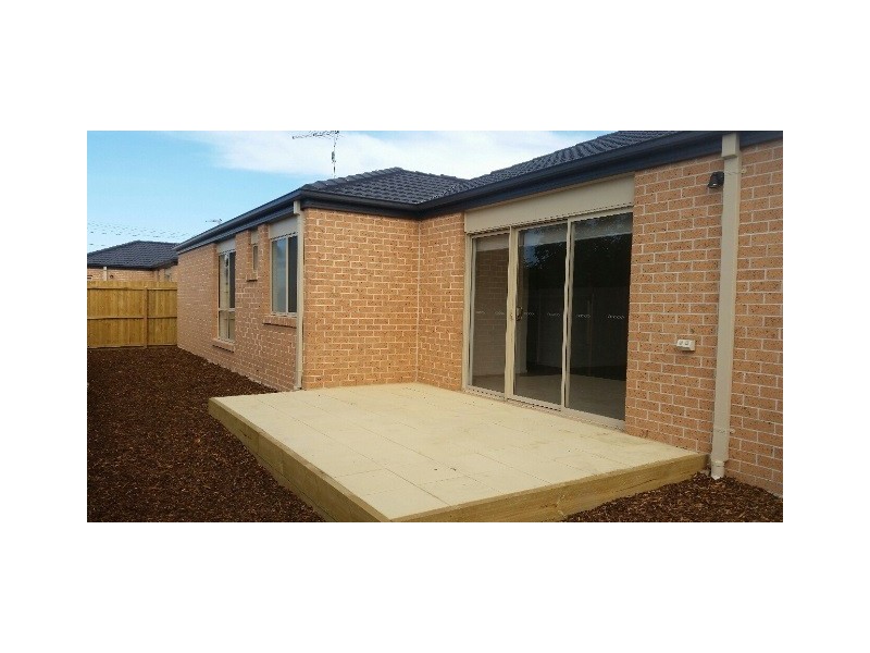 2/26 Poplar Street, Newcomb VIC 3219