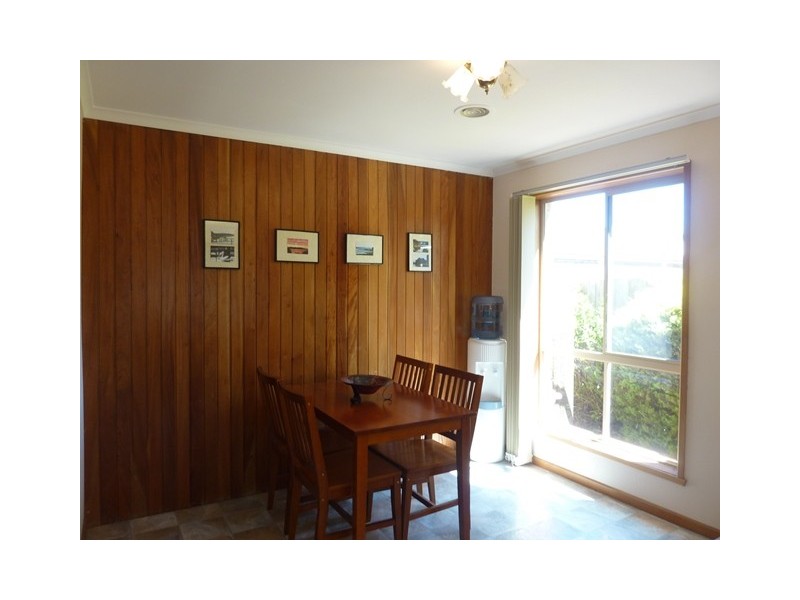 2/12 Mulquiney Crescent, Highton VIC 3216